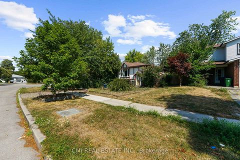 Photo 2 at 50 Apache Trail, Pleasant View, Toronto