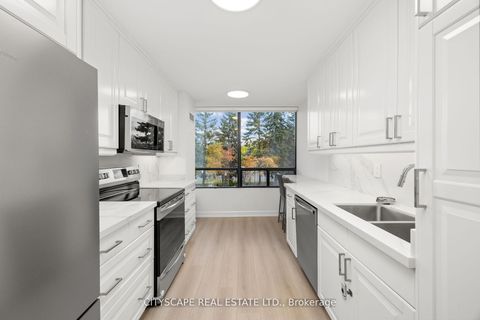 Photo 11 at 209 - 7460 Bathurst Street, Brownridge, Vaughan