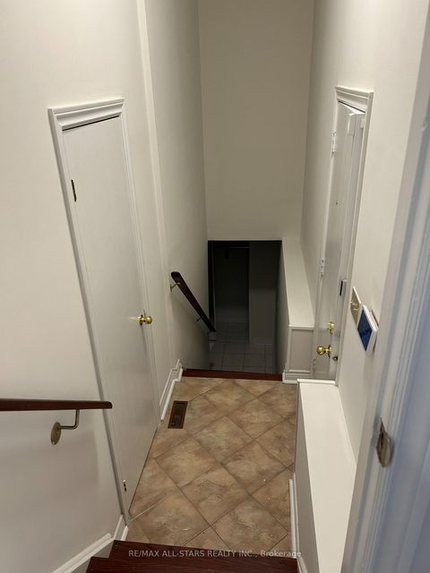 Photo 13 at 171 Shaftsbury Avenue, Westbrook, Richmond Hill