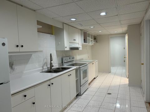 Photo 15 at 171 Shaftsbury Avenue, Westbrook, Richmond Hill