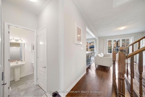 Photo 7 at 14 Faust Ridge, Kleinburg, Vaughan