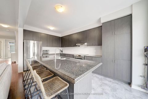 Photo 13 at 14 Faust Ridge, Kleinburg, Vaughan