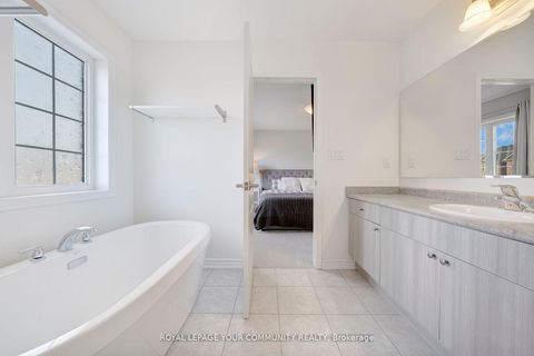 Photo 24 at 14 Faust Ridge, Kleinburg, Vaughan