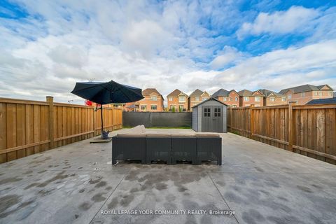 Photo 31 at 14 Faust Ridge, Kleinburg, Vaughan