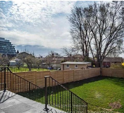 Photo 24 at 33 Cartwright Avenue W, Glen Park, Toronto