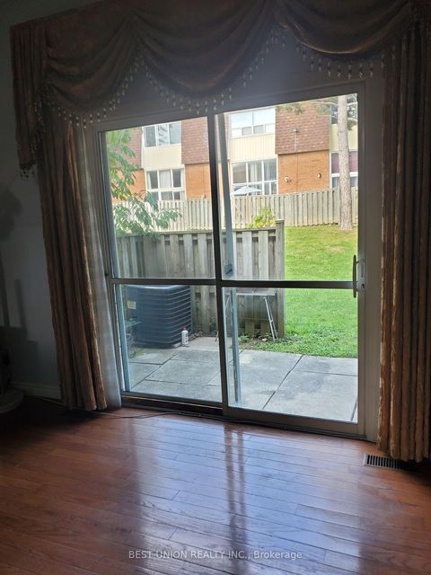 Photo 6 at 12 - 200 Bridletowne Circle, L'Amoreaux, Toronto