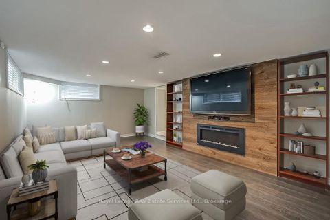 Photo 23 at 411 Trafalgar Road, OO Old Oakville, Oakville