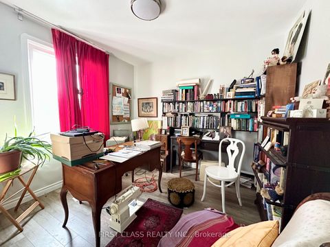 Photo 5 at 82 Hillcroft Drive, City Centre West, Toronto