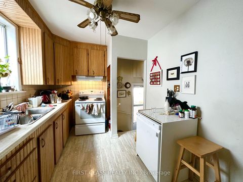 Photo 8 at 82 Hillcroft Drive, City Centre West, Toronto