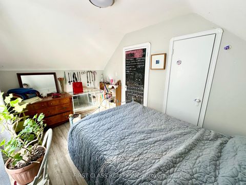 Photo 16 at 82 Hillcroft Drive, City Centre West, Toronto