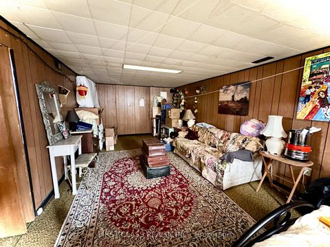 Photo 19 at 82 Hillcroft Drive, City Centre West, Toronto