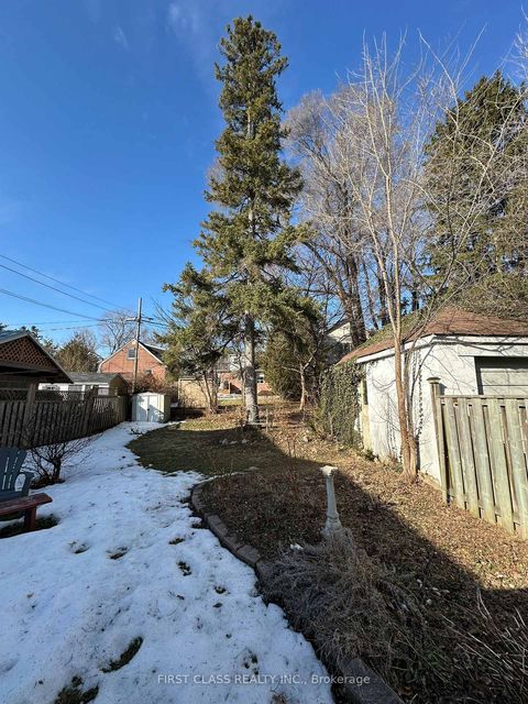 Photo 22 at 82 Hillcroft Drive, City Centre West, Toronto