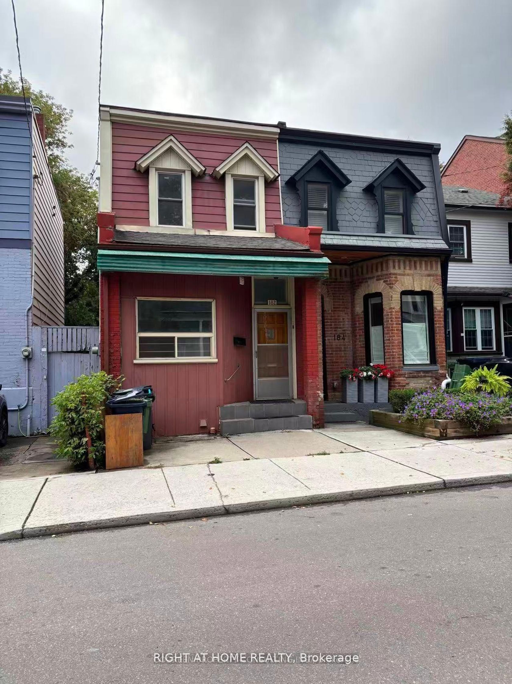 182 Boulton Avenue, South Riverdale, Toronto 