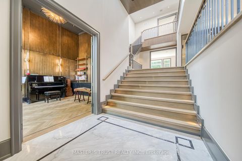 Photo 1 at 15 Ames Circle, Don Mills, Toronto