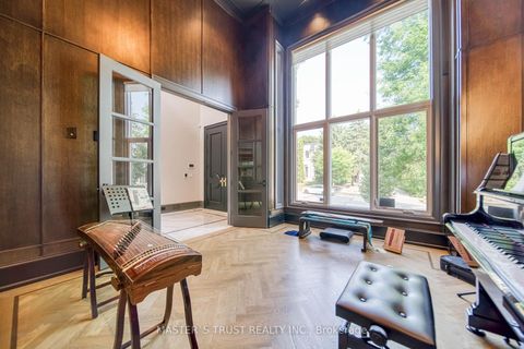 Photo 3 at 15 Ames Circle, Don Mills, Toronto