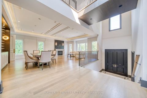 Photo 4 at 15 Ames Circle, Don Mills, Toronto