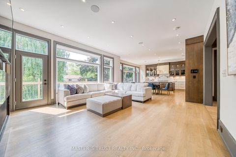 Photo 10 at 15 Ames Circle, Don Mills, Toronto