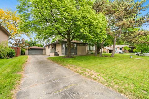 Photo 1 at 39 Treadgold Crescent, Donalda, Toronto