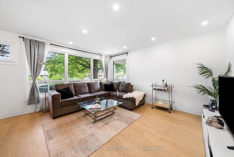 Photo 4 at 39 Treadgold Crescent, Donalda, Toronto