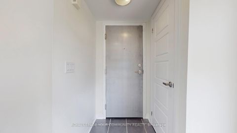 Photo 4 at 2 - 175 WILLIAM DUNCAN Road, CFB, Toronto