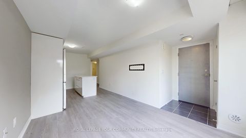 Photo 5 at 2 - 175 WILLIAM DUNCAN Road, CFB, Toronto