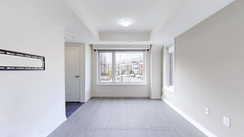 Photo 10 at 2 - 175 WILLIAM DUNCAN Road, CFB, Toronto