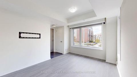 Photo 11 at 2 - 175 WILLIAM DUNCAN Road, CFB, Toronto