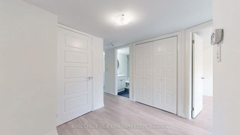 Photo 13 at 2 - 175 WILLIAM DUNCAN Road, CFB, Toronto