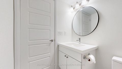 Photo 15 at 2 - 175 WILLIAM DUNCAN Road, CFB, Toronto