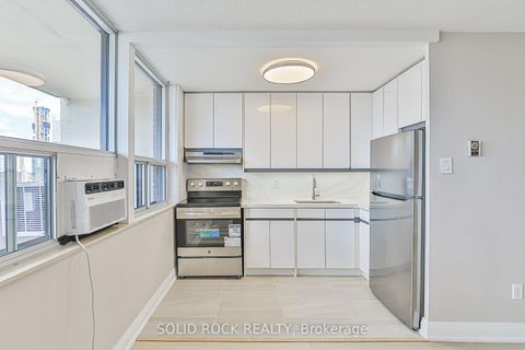 Photo 5 at 3111 - 40 Homewood Avenue, South St. James Town, Toronto