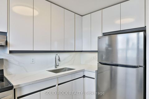 Photo 14 at 3111 - 40 Homewood Avenue, South St. James Town, Toronto