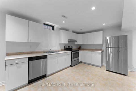 Photo 25 at 88 Arista Gate, Islington Woods, Vaughan