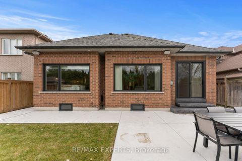 Photo 36 at 88 Arista Gate, Islington Woods, Vaughan