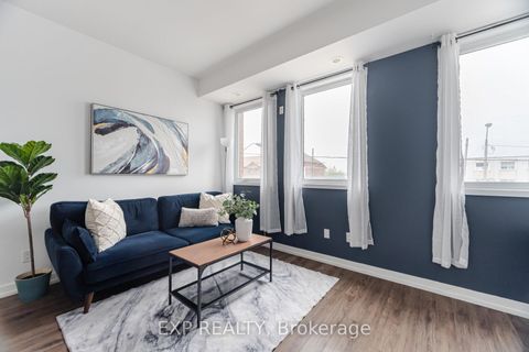 Photo 2 at 2A - 867 Wilson Avenue, CFB, Toronto