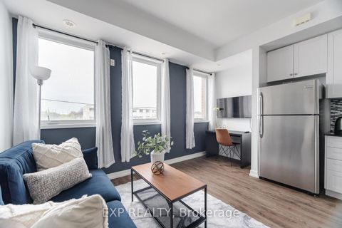 Photo 3 at 2A - 867 Wilson Avenue, CFB, Toronto