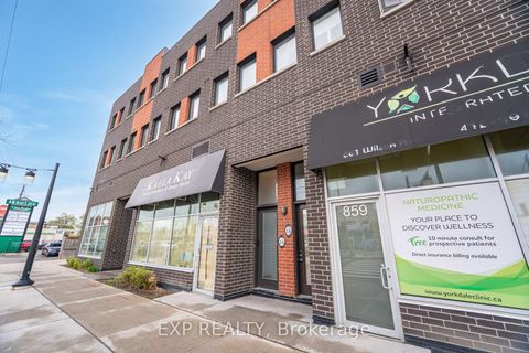 Photo 32 at 2A - 867 Wilson Avenue, CFB, Toronto