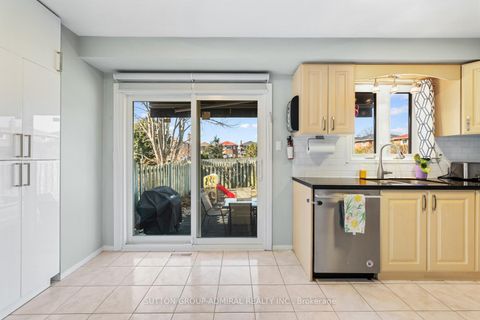 Photo 6 at 109 Whitney Place, Lakeview Estates, Vaughan