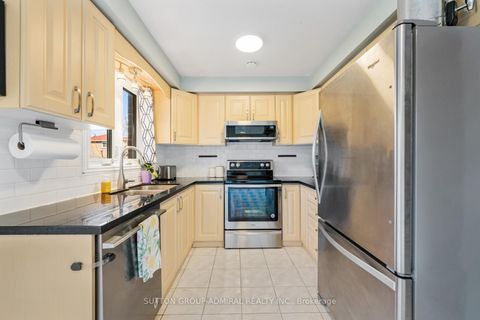 Photo 7 at 109 Whitney Place, Lakeview Estates, Vaughan