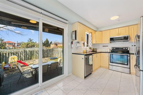 Photo 9 at 109 Whitney Place, Lakeview Estates, Vaughan