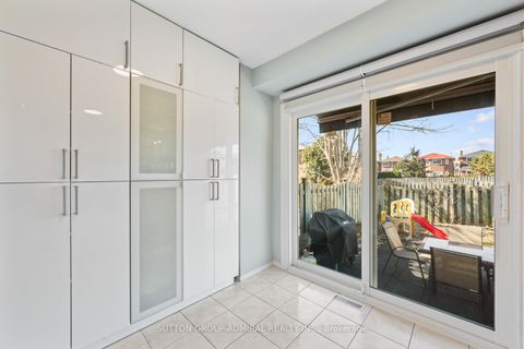 Photo 11 at 109 Whitney Place, Lakeview Estates, Vaughan