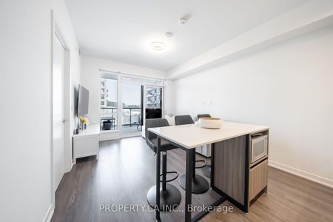 Photo 5 at 524 - 7950 Bathurst Street, Beverley Glen, Vaughan