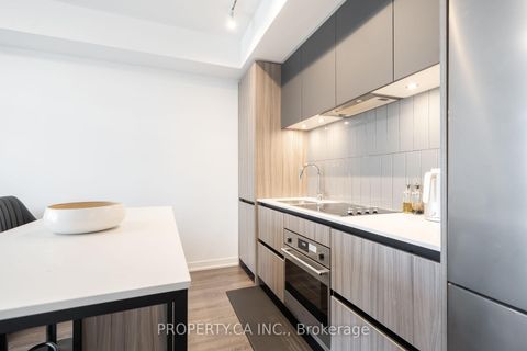 Photo 10 at 524 - 7950 Bathurst Street, Beverley Glen, Vaughan