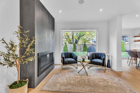 Photo 9 at 42 Butterfield Crescent, Maple, Vaughan