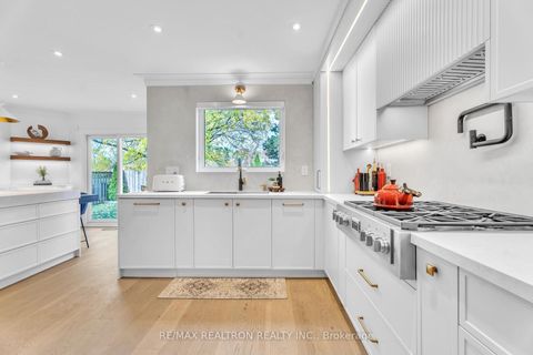 Photo 17 at 42 Butterfield Crescent, Maple, Vaughan