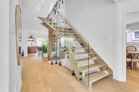 Photo 20 at 42 Butterfield Crescent, Maple, Vaughan