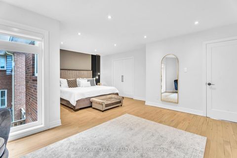 Photo 25 at 42 Butterfield Crescent, Maple, Vaughan