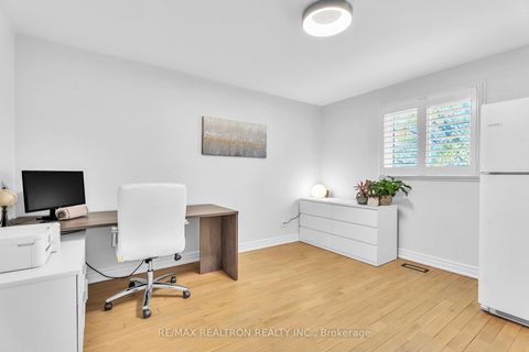 Photo 32 at 42 Butterfield Crescent, Maple, Vaughan