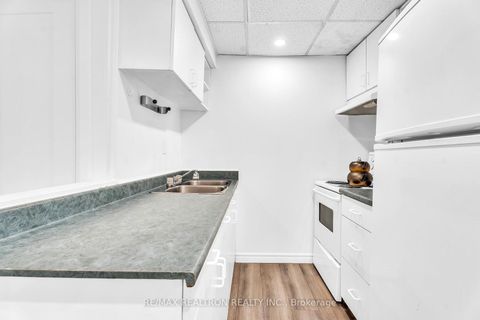 Photo 40 at 42 Butterfield Crescent, Maple, Vaughan