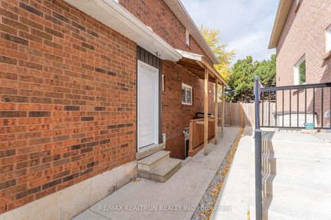 Photo 41 at 42 Butterfield Crescent, Maple, Vaughan