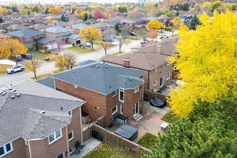 Photo 46 at 42 Butterfield Crescent, Maple, Vaughan